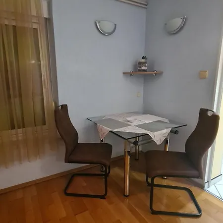 Elvira Apartment